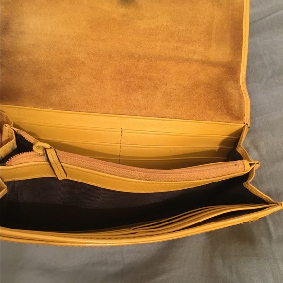 GUCCI WALLET IN GOOD PRE-LOVED CONDITION. SEE ALL PHOTOS.π₯π₯π₯ππ - Picture 5 of 11